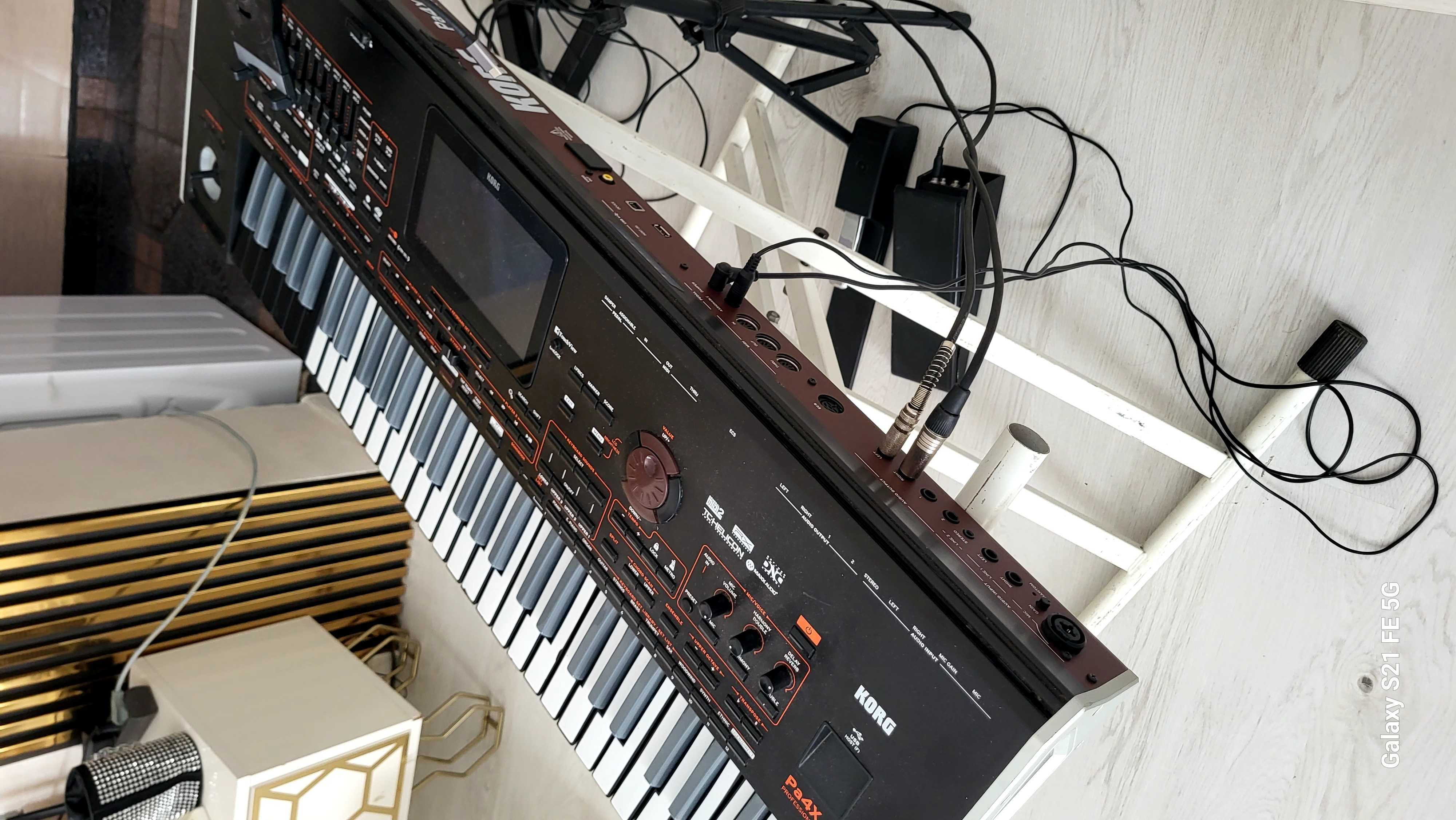 Korg pa4x Отлично