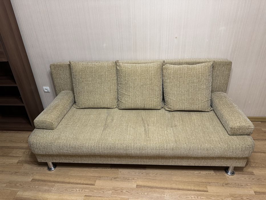 Поодается Диван и 2 кресла