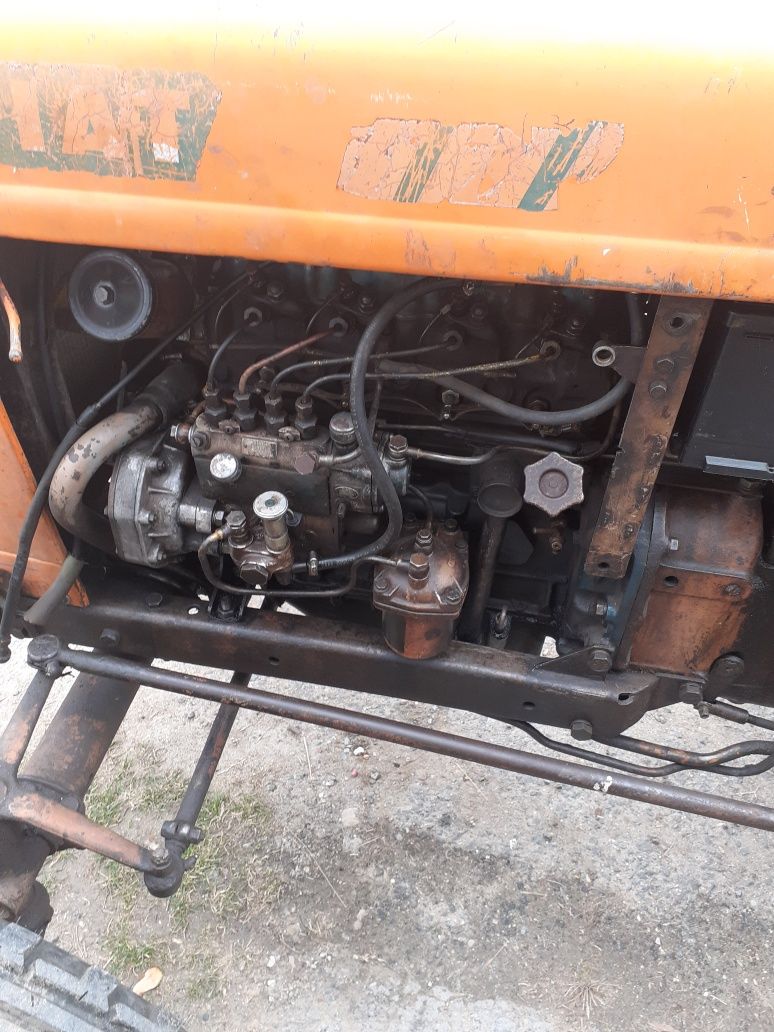 Dezmembrez motor tractor fiat 415,315,312 .