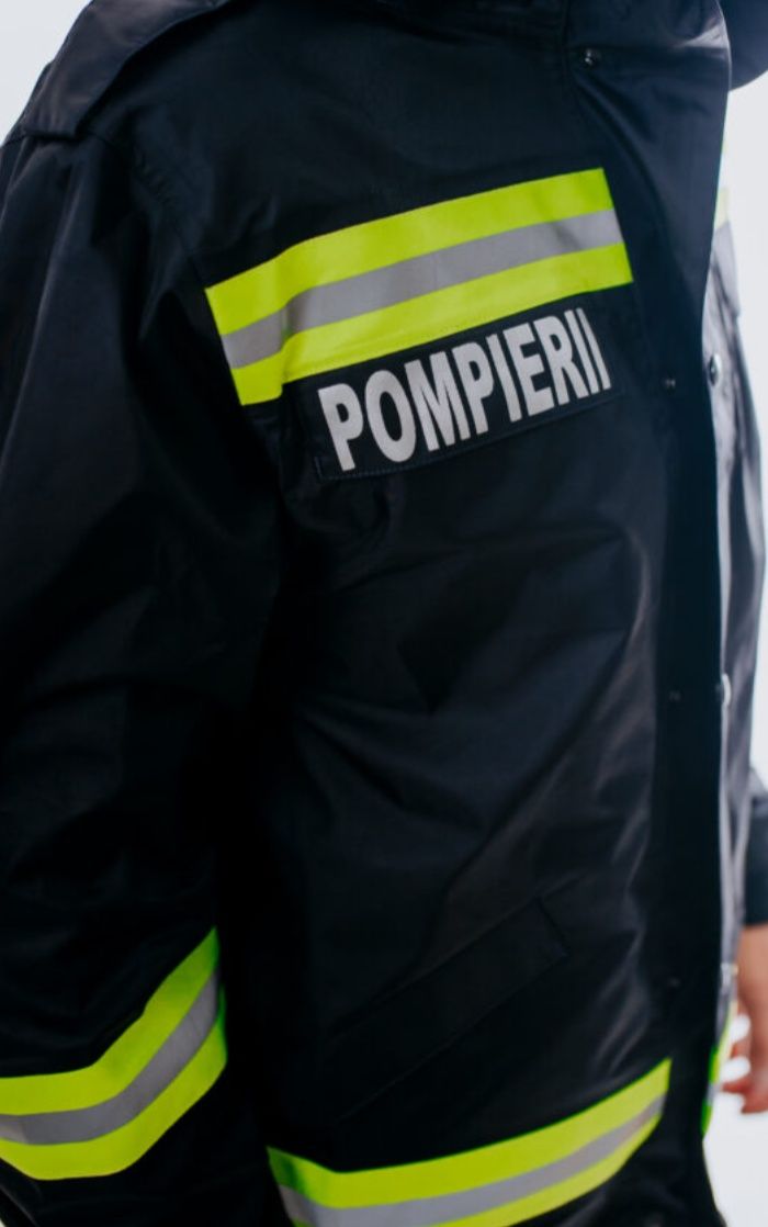 Costum protecție împotriva intemperiilor pompieri