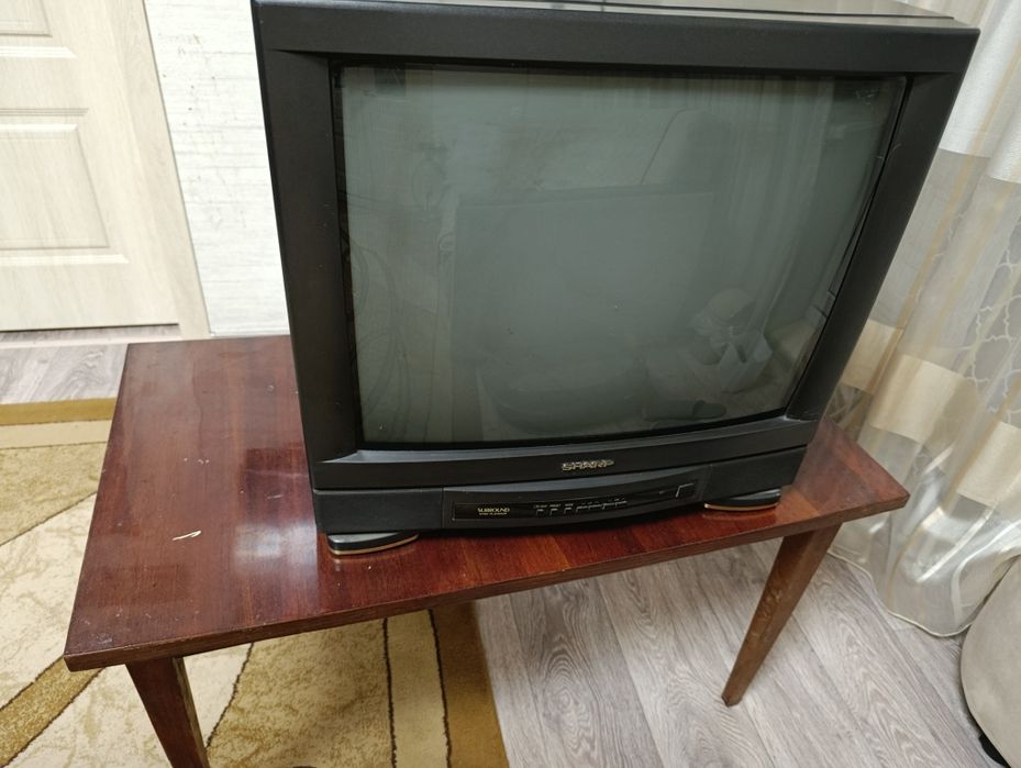 Телевизор "SHARP"