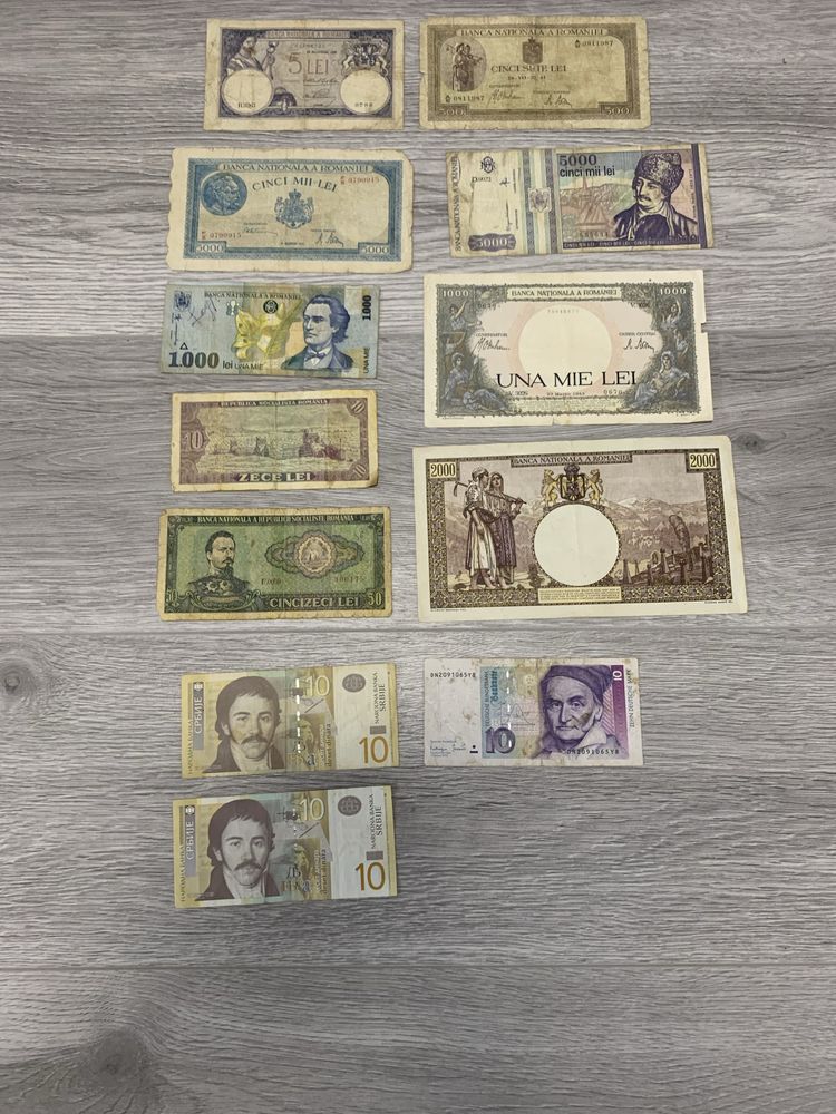 Vînd bani vechi an 1942 1943 ce se vede în poze