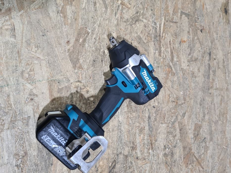 Impact cu patrat 1/2 Makita DTW700 putere 700Nm impecabil