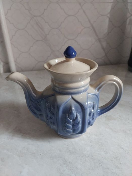 Чайник фарфоровый