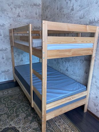 Продам 2-ярусную детскую кровать из Икеа с матрасами из Икеа