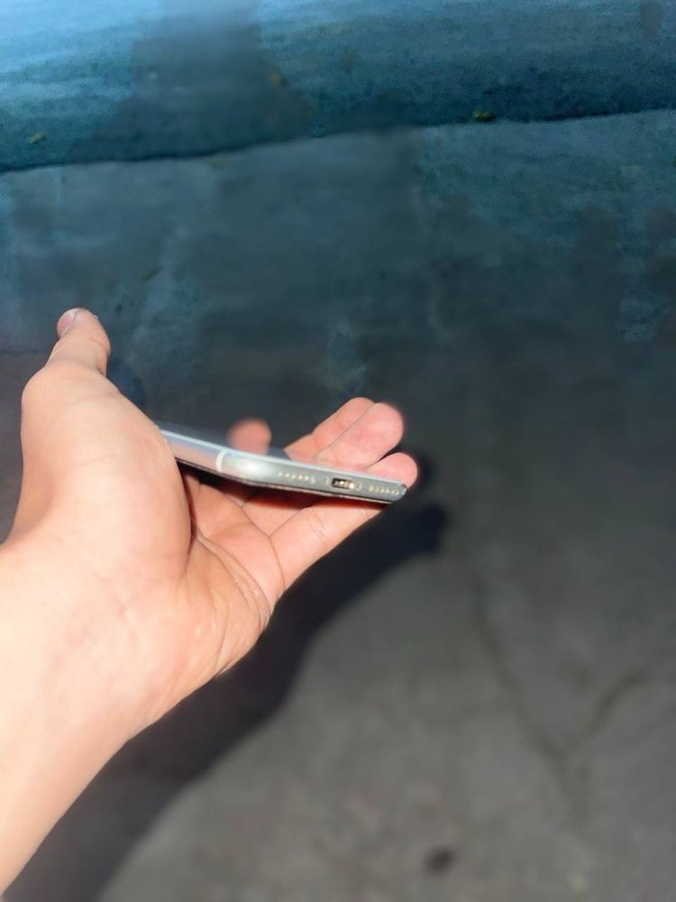 срочна Ipone se 2020