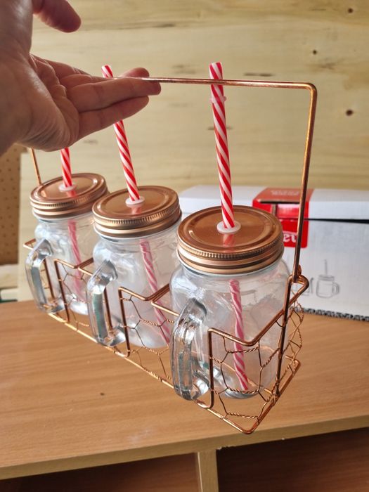 Чаши тип буркан със сламка и поставка