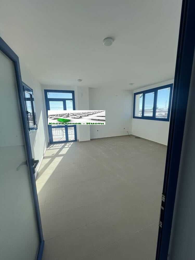 Дава се под наем Склад в с. Труд, Област Пловдив - 1100 кв.м за 4400 € - Снимка #2