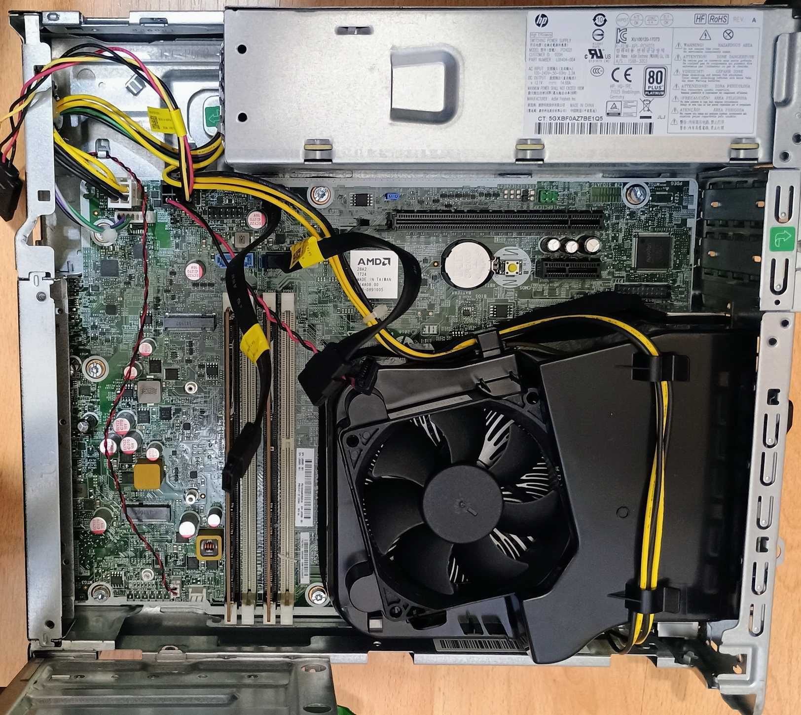 HP EliteDesk 705 G4 SFF AMD Ryzen PRO Radeon Vega8 DDR4 RAM 8GB