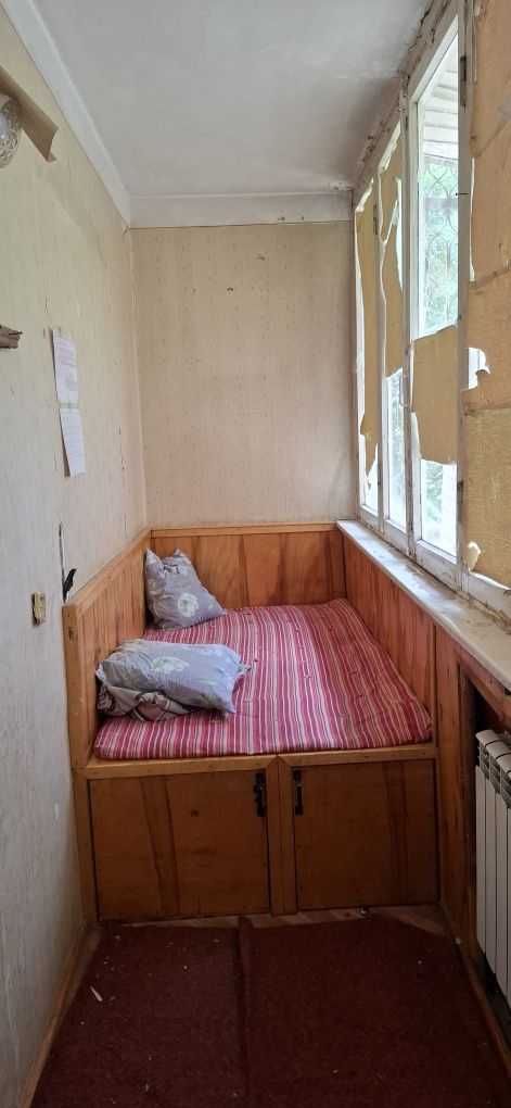 Продаю квартиру Яшнабадский р-он Асалабод. 1-ком 1-этаж 4-этажном Доме