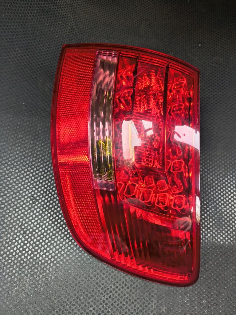 stop/tripla dreapta aripa cu led Audi A6 C6 break