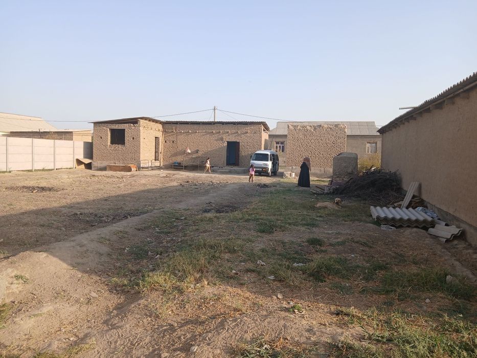 Гулистан Чукурсойда шинам ховли сотилади