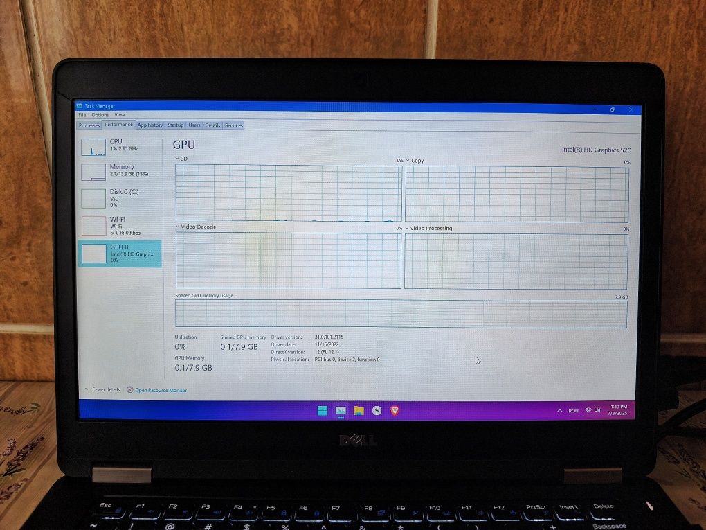 Laptop Dell cu procesor i5 Gen 6, SSD M2, 16 GB DDR4.