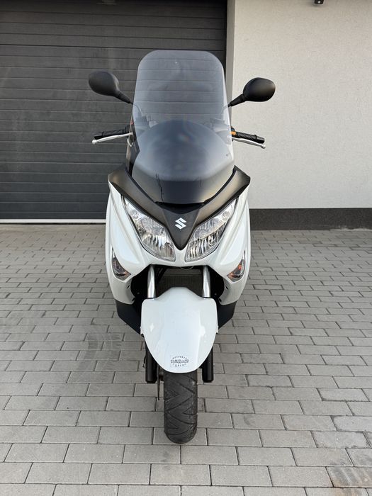 Suzuki Burgman 125 cm, categoria B