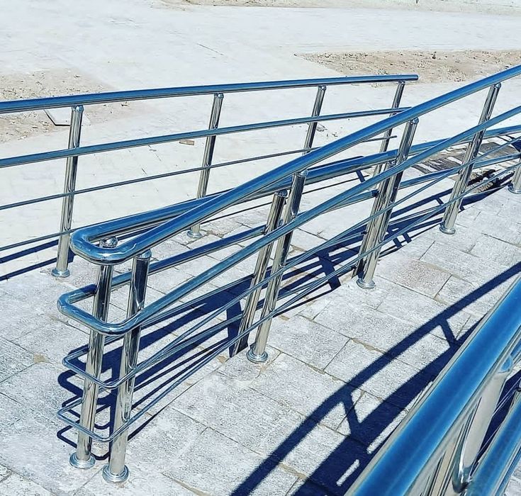 Перила из нержавейки: красота, качество, долговечность