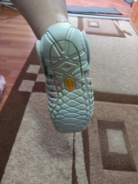 Adidasi sala Furoshiki vibram