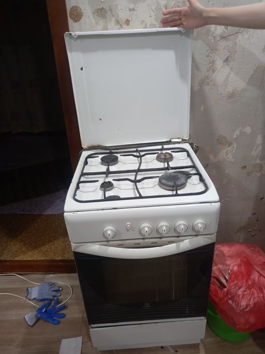 Отдам даром газовую плиту