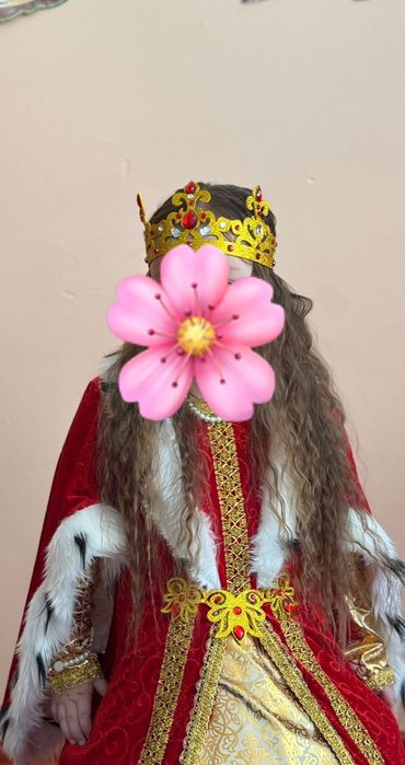 Шикарное новогоднее платье королевы