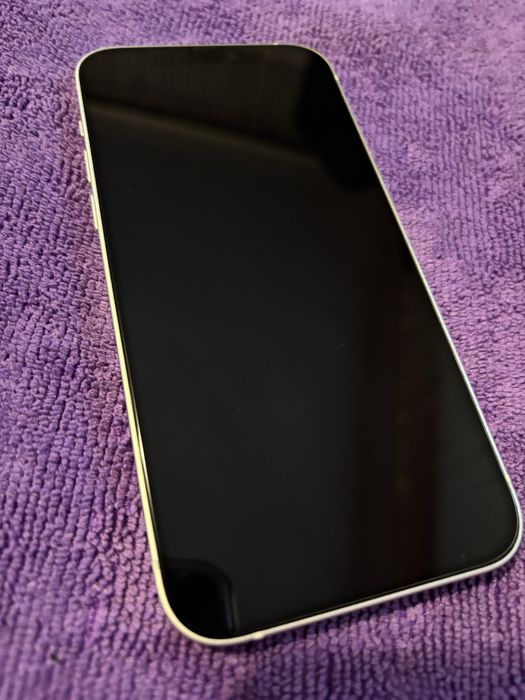 Iphone 12 64 gb  бял