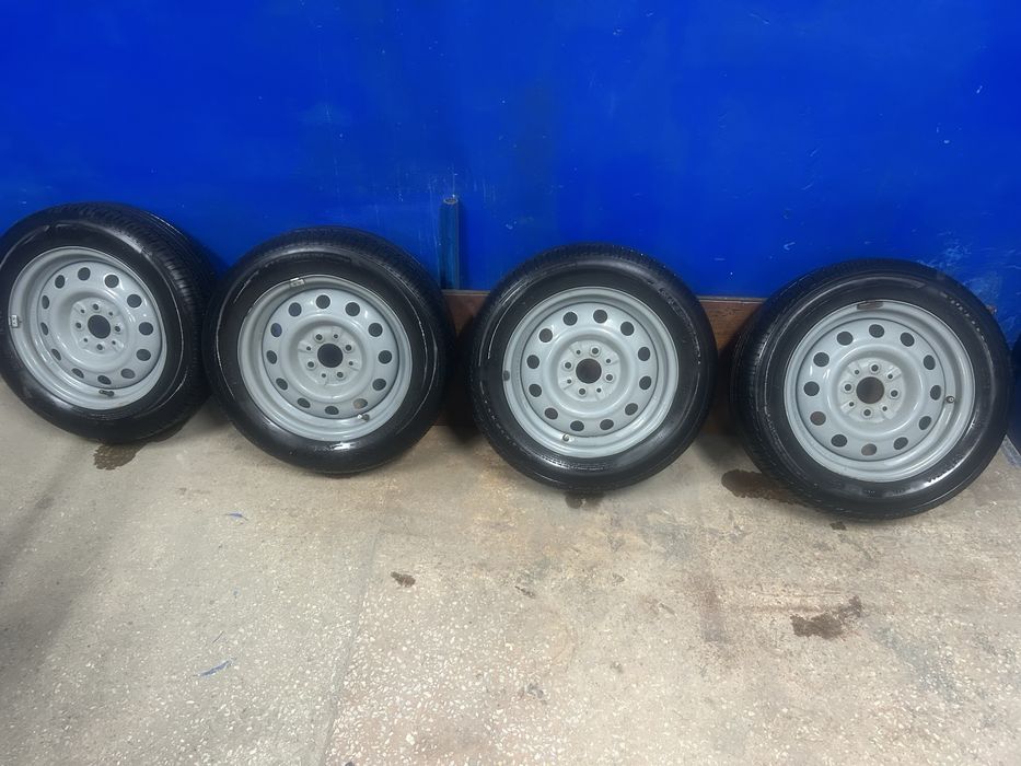 Продам диски с шинами летний состояние нового r 14 размер