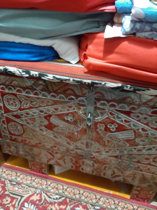 Сундуки, старинные, ручная работа, в хорошем состоянии -2 шт