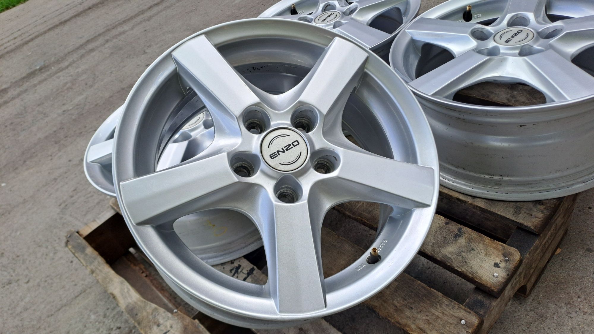 15" 5X114.3mm Enzo, 5х114.3мм Немски Алуминиеви джанти