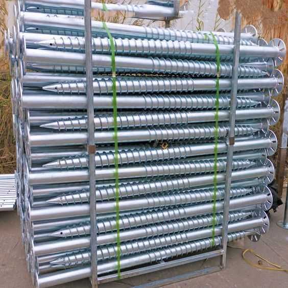 Piloni foranti pentru structura sustinere panouri fotovoltaice