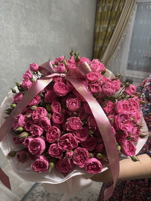 Цветы спрей розы свежые