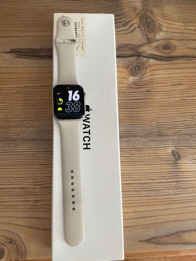 Продам Apple watch se 2 45mm