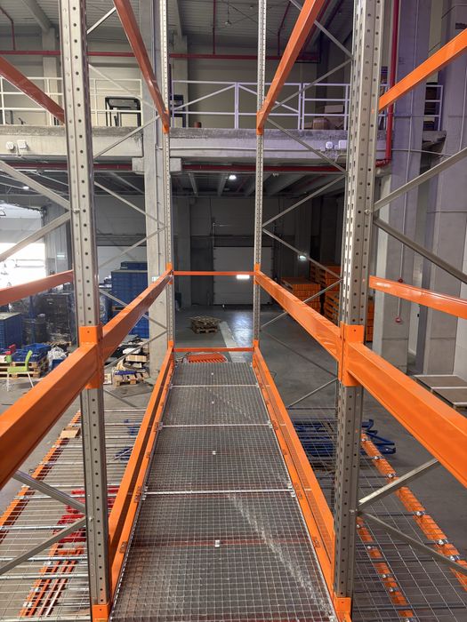 Montaj rafturi metalice si relocare