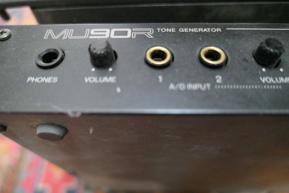 Yamaha MU90R Sound Module (64 voice, 32 part multitimbral)