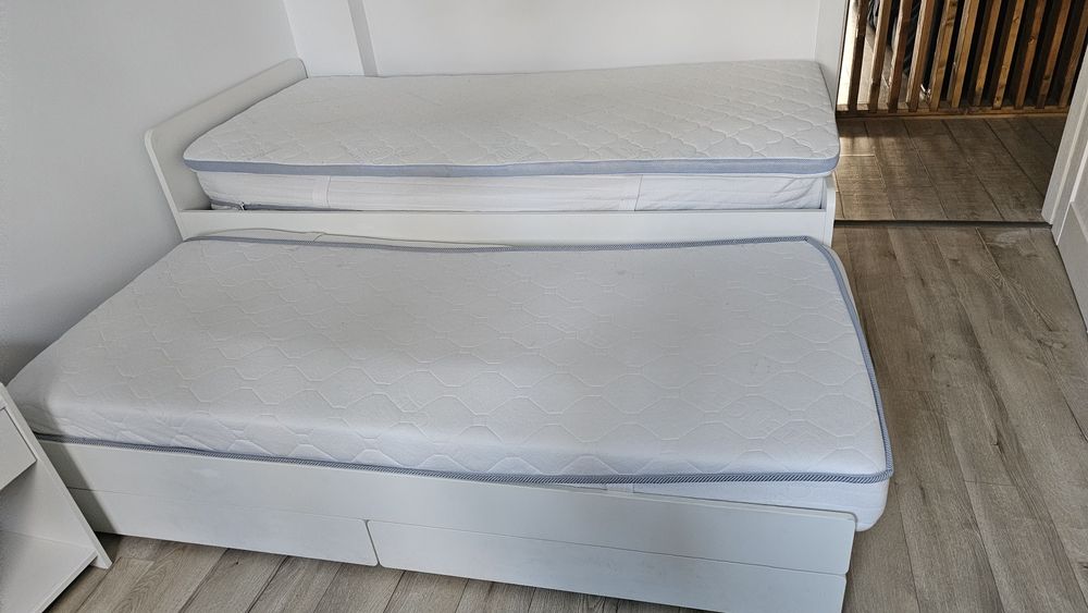 Pat IKEA dublu pentru copii  cu 2 saltele memorie incluse