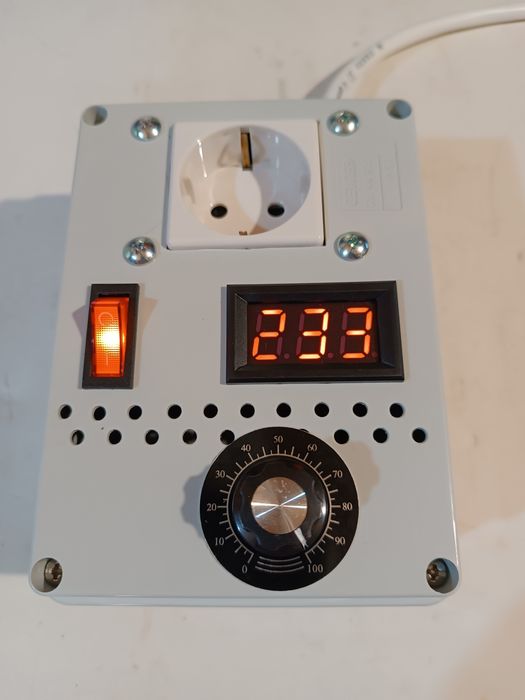 Priza/prelungitor cu variator de tensiune/reglaj turatie motor / 4000w
