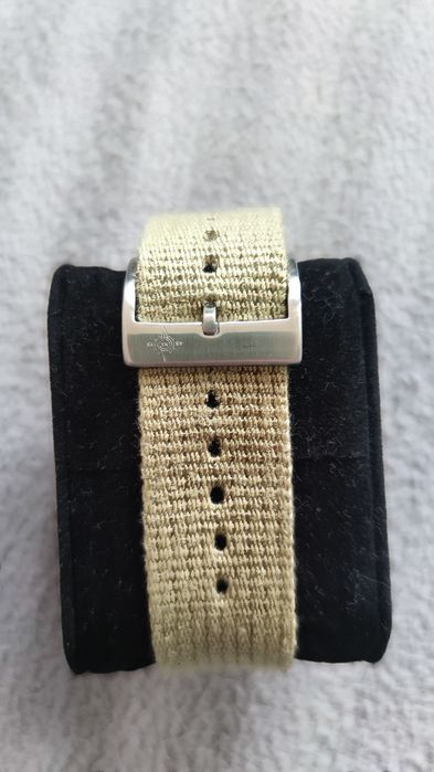 Часовник SECTOR 600, корпус 45 мм