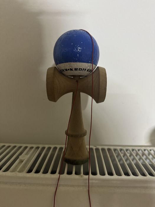 kendama krom pop blue sticky