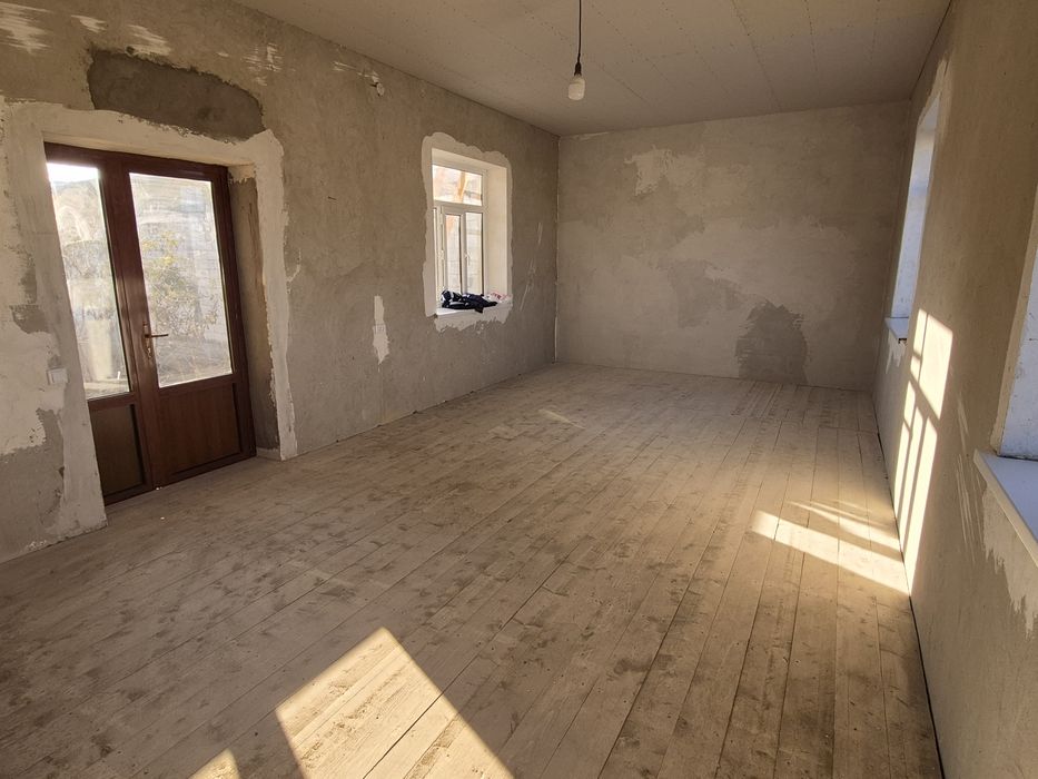 Динамо калсо янги узбекистон домлари ёнида жойлашган сафедмуй