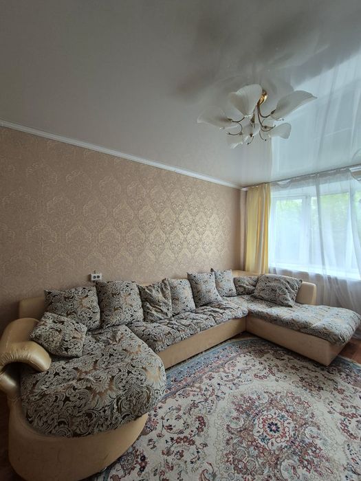 Срочно продам диван