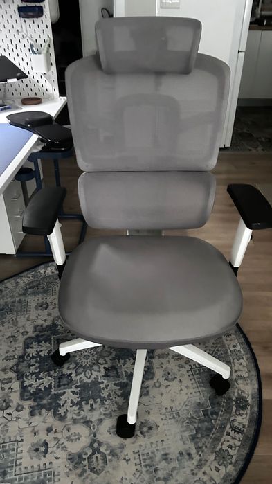 Работен стол Ergo white