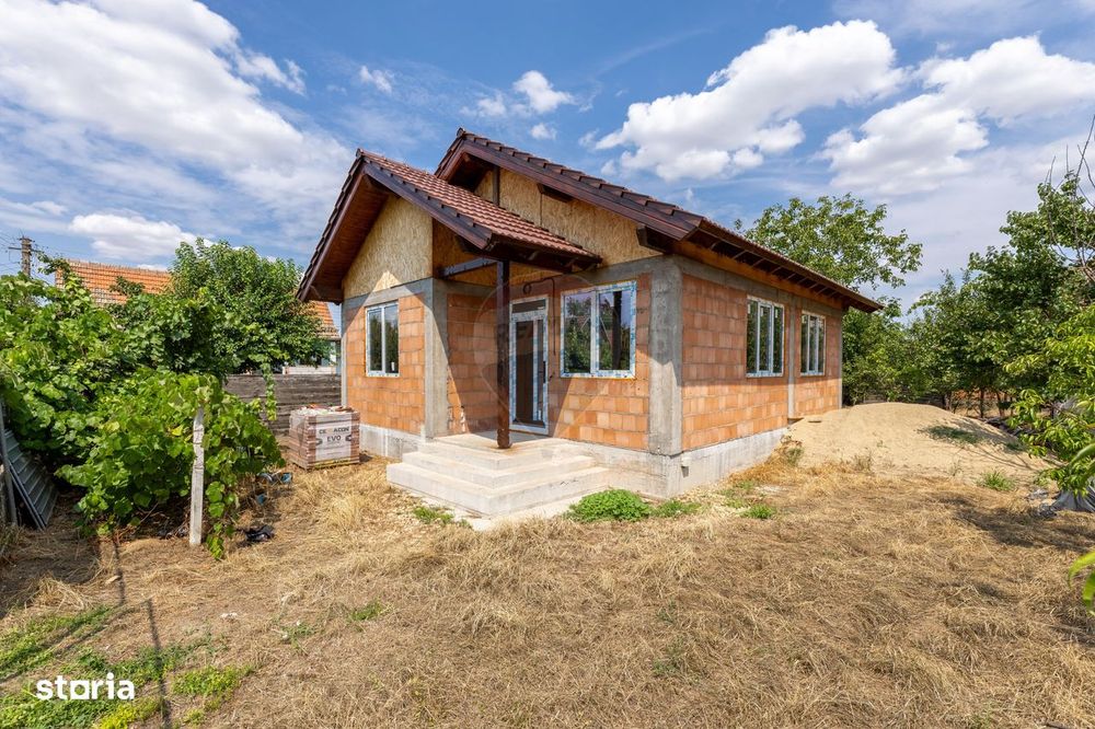 Casă cu 3 camere la rosu, in Vladimirescu  de vanzare