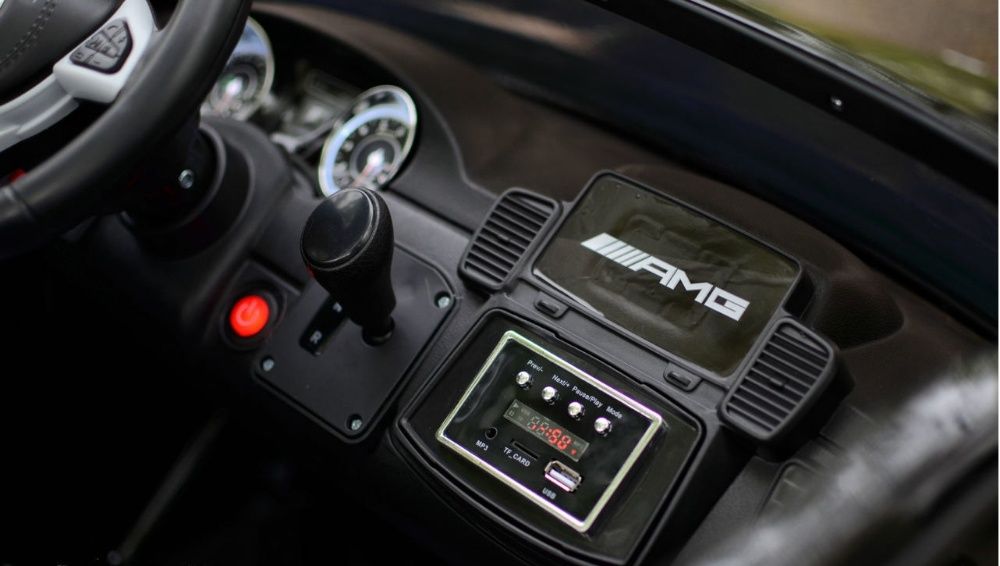 Masinuta electrica pentru 2 copii Mercedes GLS63 AMG 2x 35W #Negru