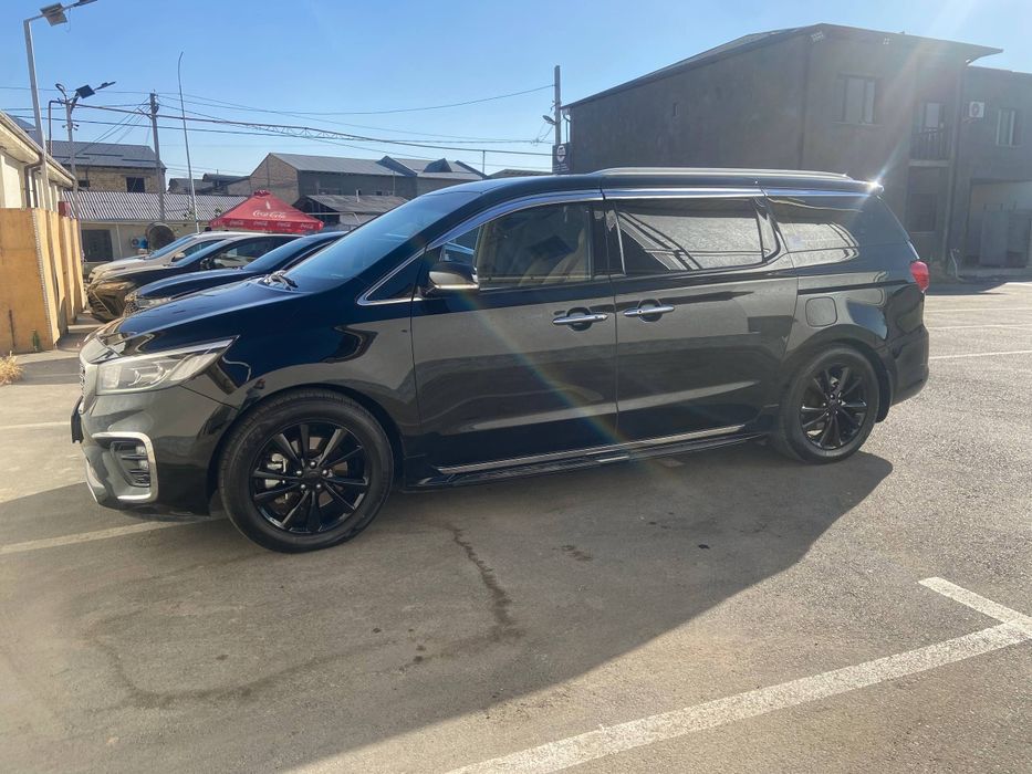 Киа карнивал сотилади