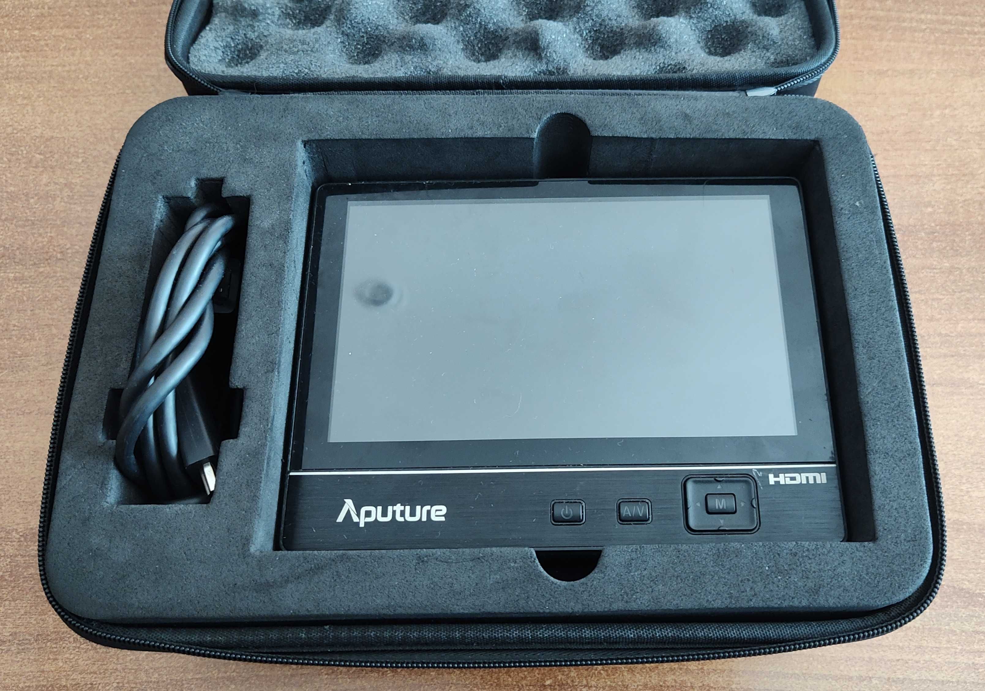 BlackMagic Pocket Cinema Camera 4K cu multe accesorii