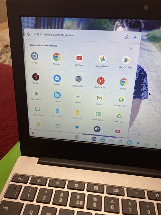 Vand sau schimb  leptop (Samung Iphone)