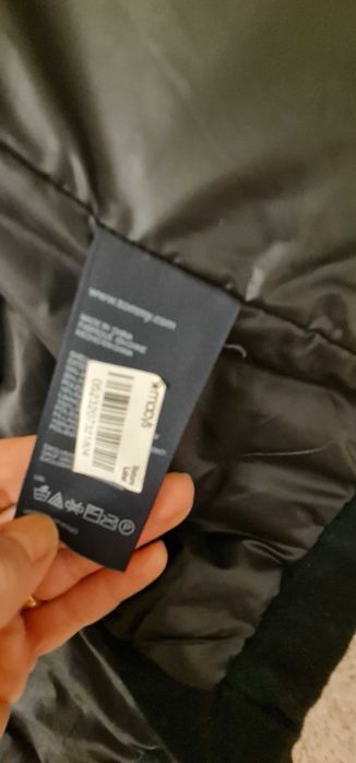 Haina Tommy Hilfiger din lana