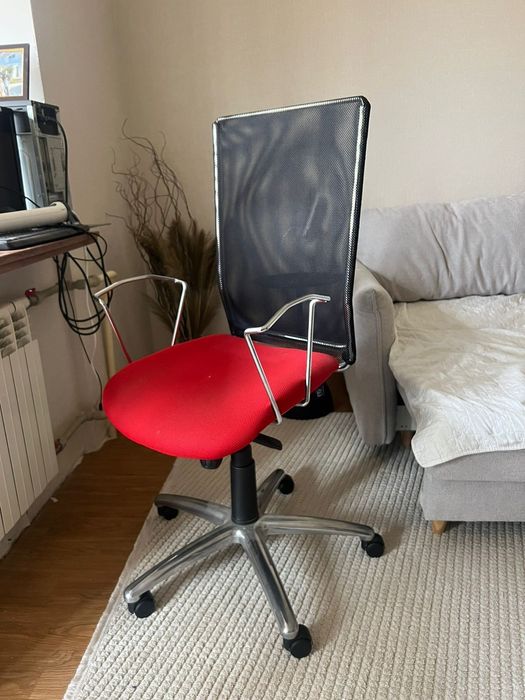 Офисное кресло, все хорошо работает