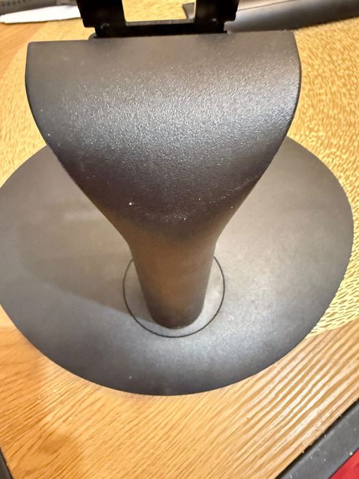 Продавам монитор