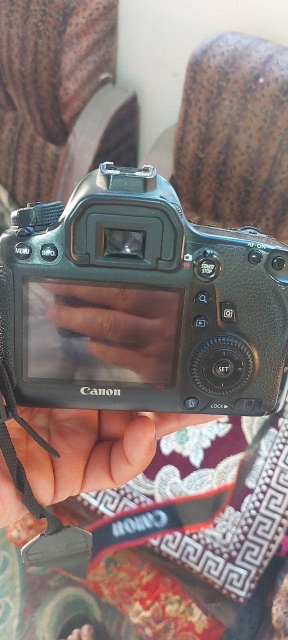 CANON 6D  холати яхши бир киши ишлатга фотога ишлаган