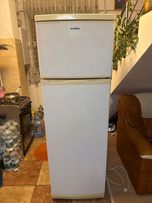 Frigider Arctic de vânzare