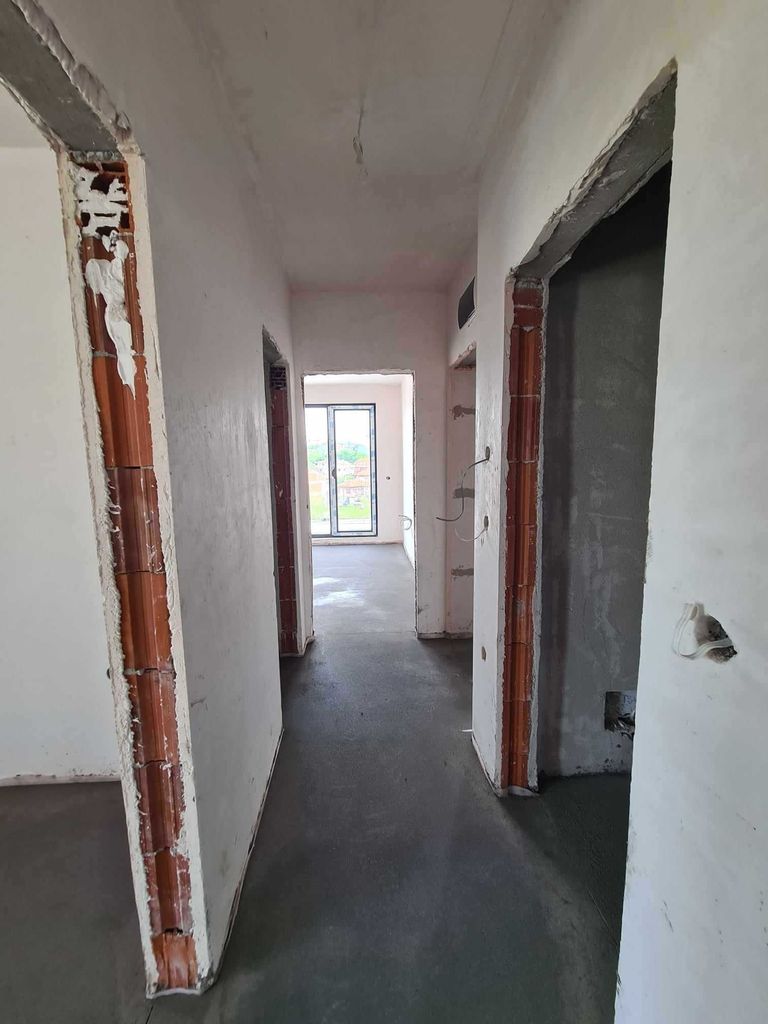 Продава се Тристаен апартамент в Хасково, Каменни - 102 кв.м за 767 €/кв.м - Снимка #4