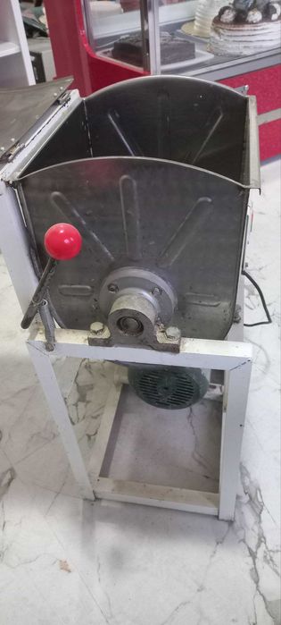 Тестомешалка хамир корадиган  аппарат